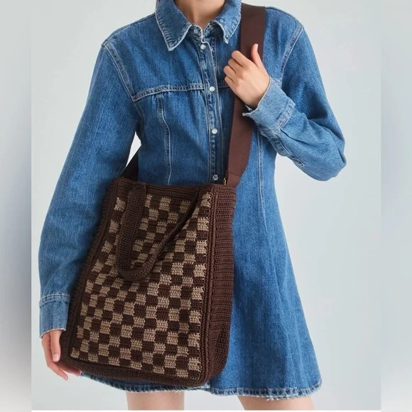 The SakCrochet Chocolate Brown Checker “Lanie” Market Tote 🤎 ♻️